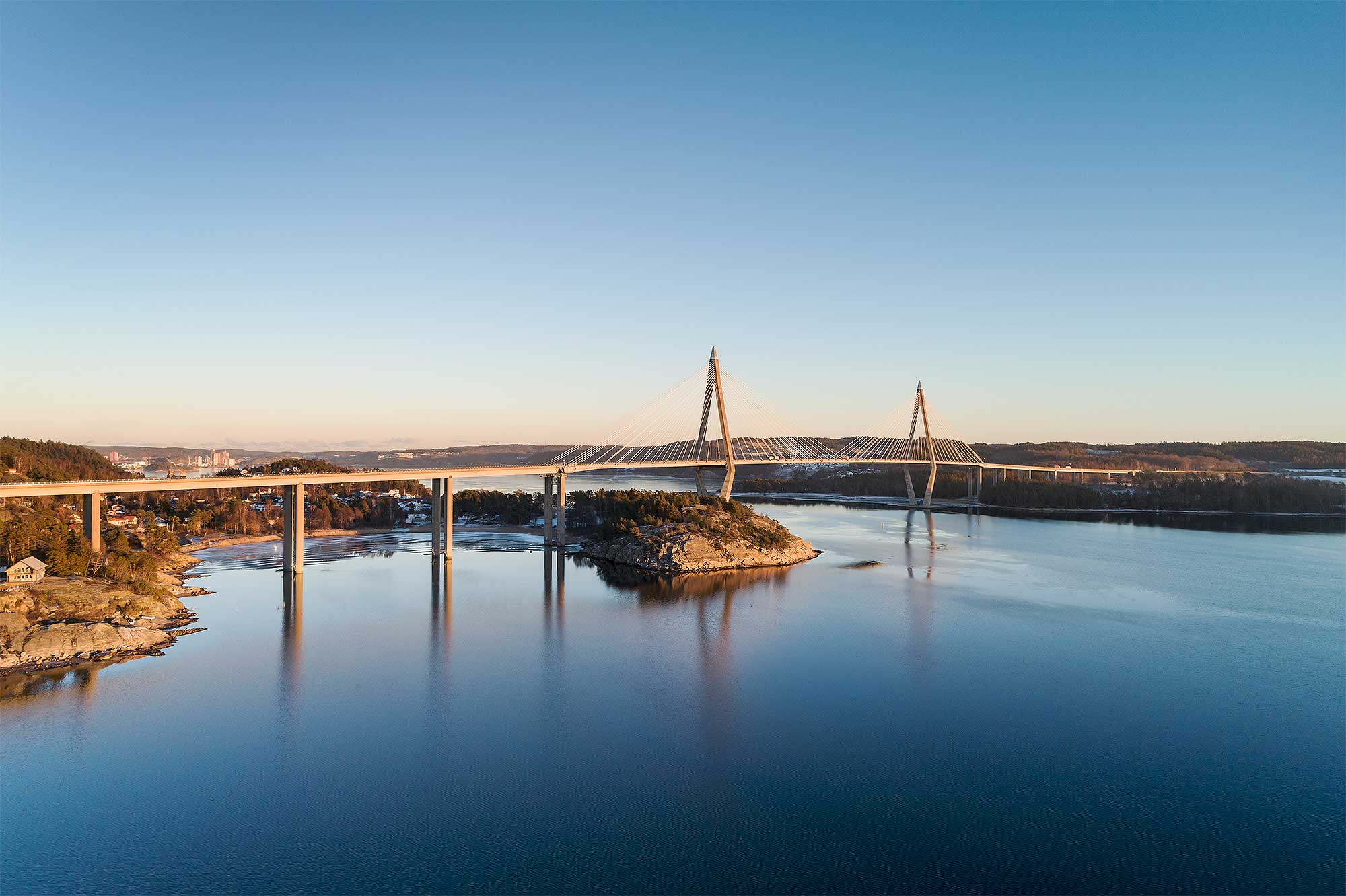 Flygfoto över Uddevallabron