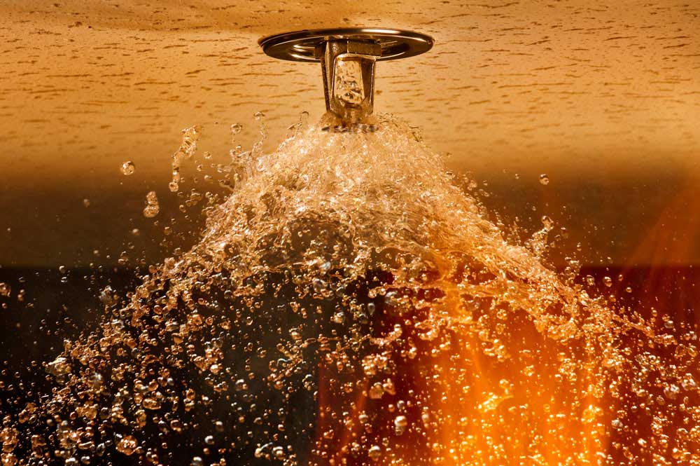 Sprinkler som sprutar vatten